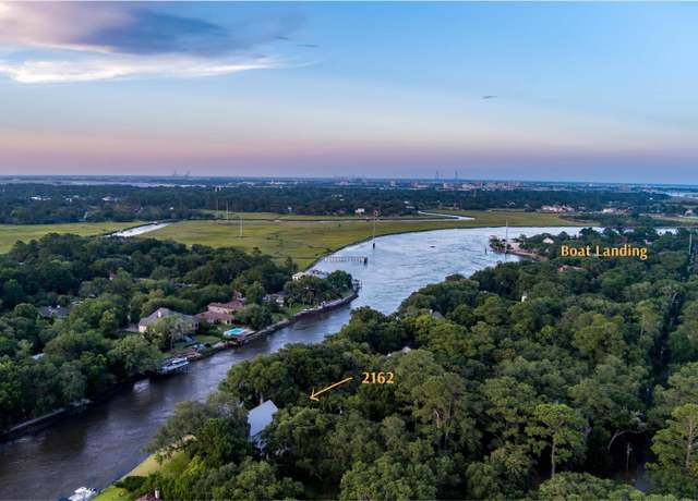 Property at 2162 Wappoo Hall Rd, Charleston, SC 29412, 5 beds, 3 baths
