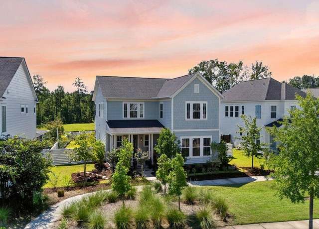 Property at 285 Great Lawn Dr, Summerville, SC 29486, 4 beds, 3.5 baths
