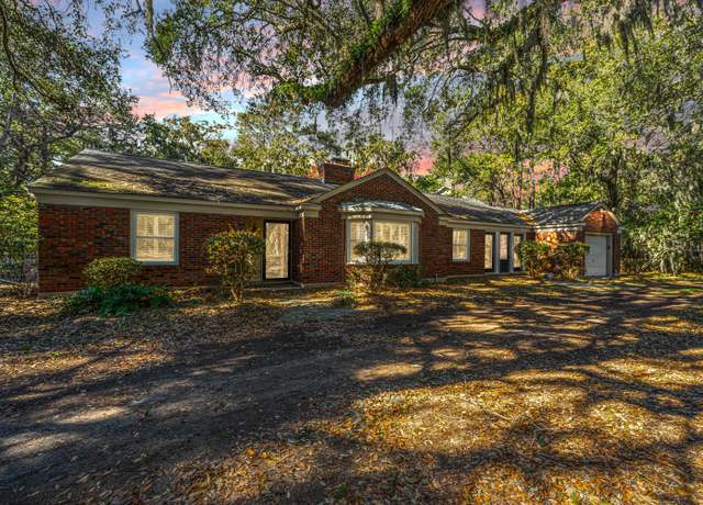Property at 562 Fort Johnson Rd, Charleston, SC 29412, 3 beds, 2 baths
