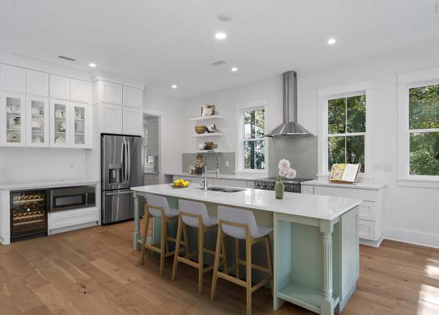 Property at 5105 St George Ln, Hollywood, SC 29449, 4 beds, 3 baths