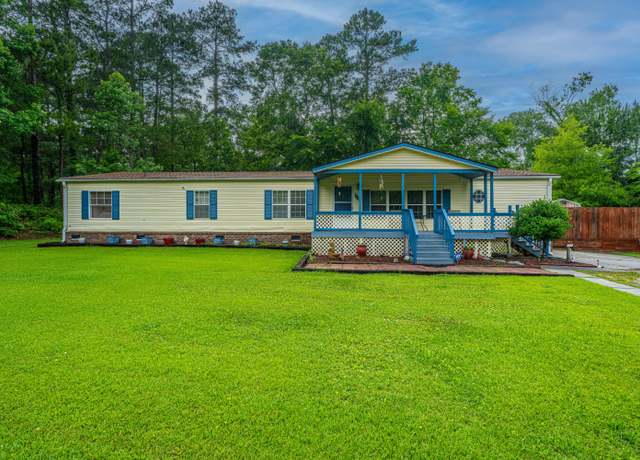 Property at 204 Pete Ewers Dr, Summerville, SC 29483, 4 beds, 2 baths