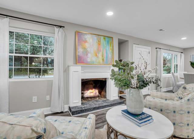 Property at 718 Parish Rd, Charleston, SC 29407, 4 beds, 4 baths