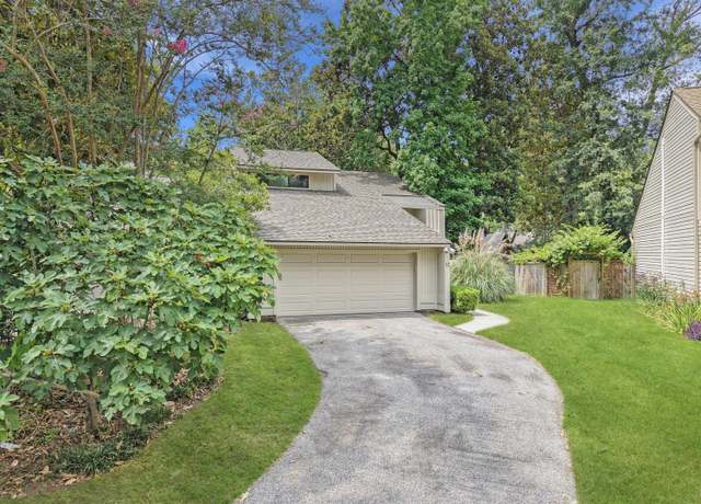 Property at 10 Stallion Ct, Charleston, SC 29407, 3 beds, 2.5 baths