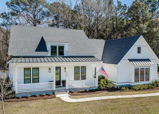 Property at 1174 Hitchfield Ln, Awendaw, SC 29429, 4 beds, 3.5 baths