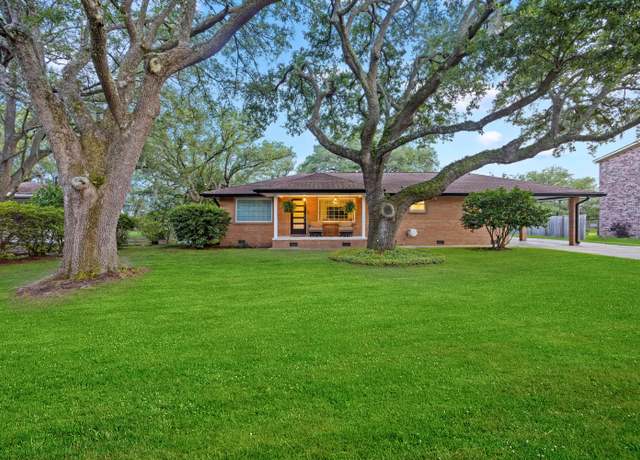 Property at 1673 Mcclain St, Charleston, SC 29407, 3 beds, 2 baths