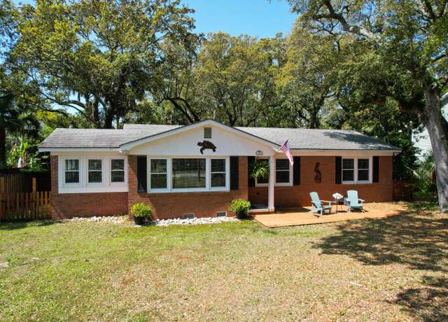 Property at 17 24th Ave, Isle Of Palms, SC 29451, 5 beds, 3 baths