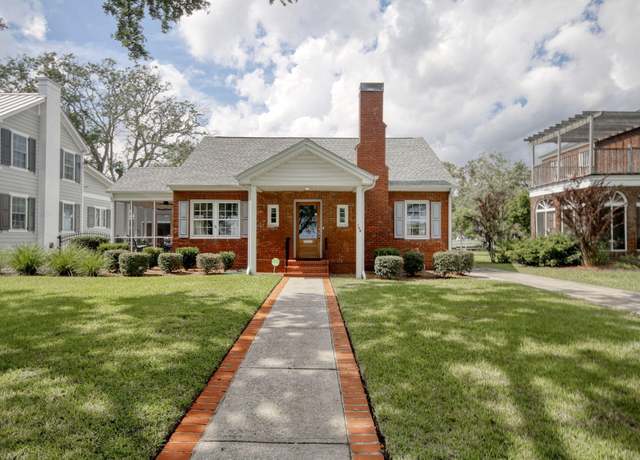 Property at 104 East Bay St, Georgetown, SC 29440, 4 beds, 2 baths