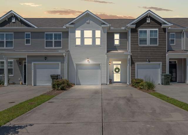 Property at 520 Nadir Ct, Summerville, SC 29486, 3 beds, 2.5 baths