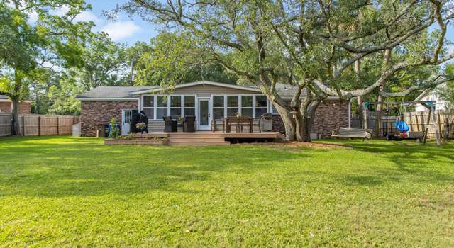 Photo of 689 Port Cir, Charleston, SC 29412
