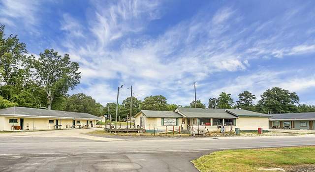 Photo of 1054 Edgewater Rd, Pineville, SC 29468