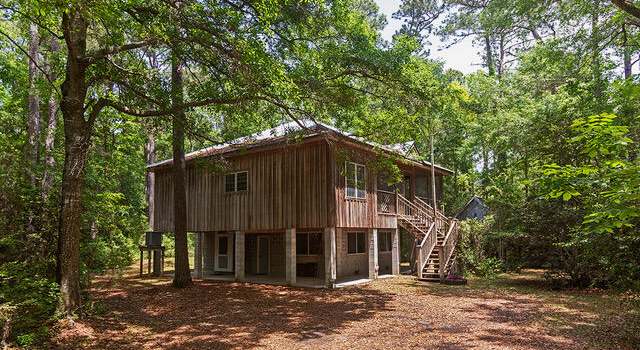 Photo of 708 Oyster Bay Rd, Mcclellanville, SC 29458