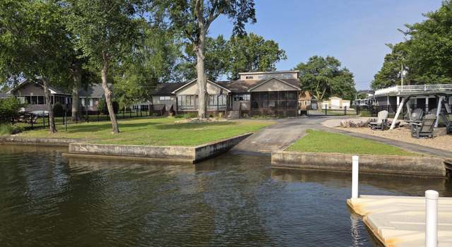 Photo of 1651 Waters Edge Dr, Summerton, SC 29148