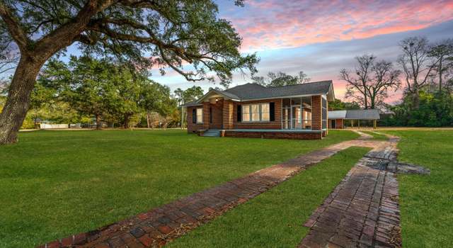 Photo of 612 Live Oak Ave, Kingstree, SC 29556