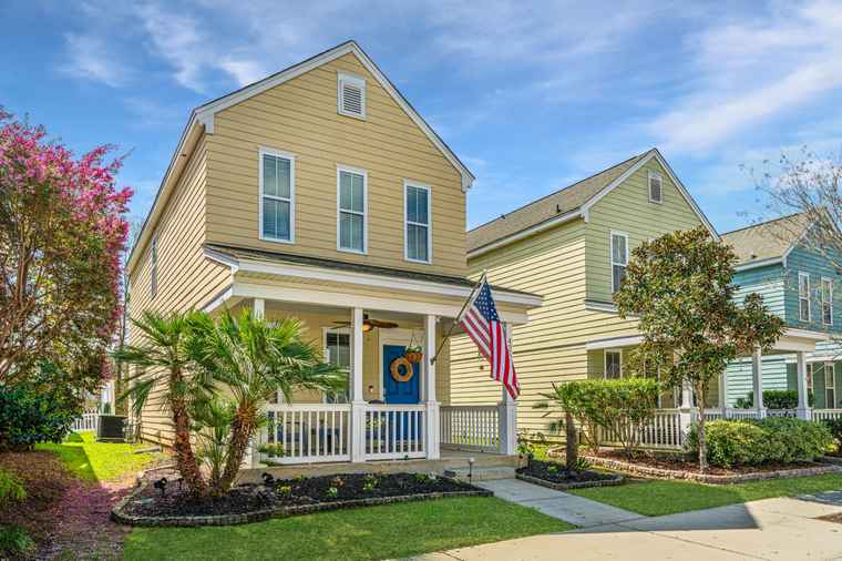 Photo of 425 Verbena Ave Summerville, SC 29483
