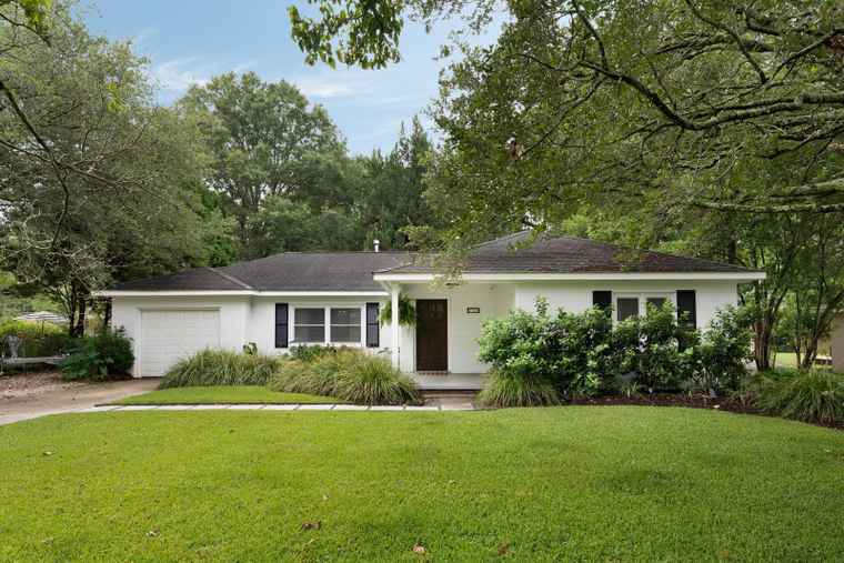 Photo of 1325 Saint Clair Dr Charleston, SC 29407