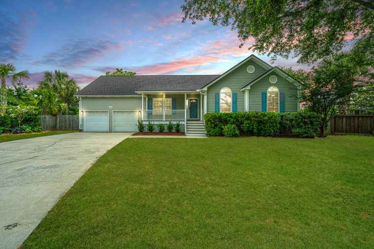Photo of 934 Clearspring Dr Charleston, SC 29412
