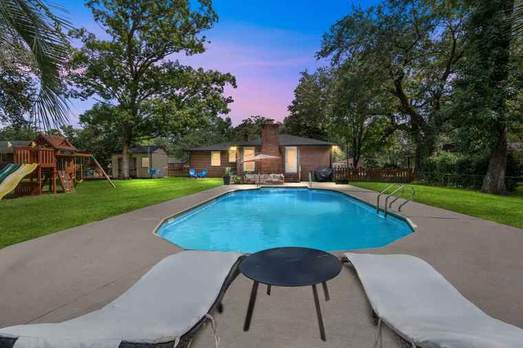 Photo of 2167 Glendale Dr Charleston, SC 29414