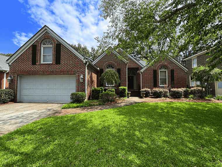 Photo of 1387 Southlake Dr Mount Pleasant, SC 29464