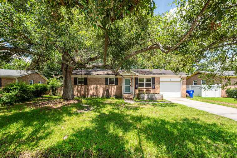 Photo of 21 Pratt St Charleston, SC 29407