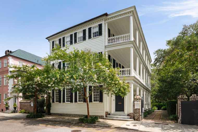 Photo of 125 Tradd St Charleston, SC 29401