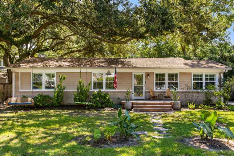 Photo of 20 Ellen Ave Mount Pleasant, SC 29464