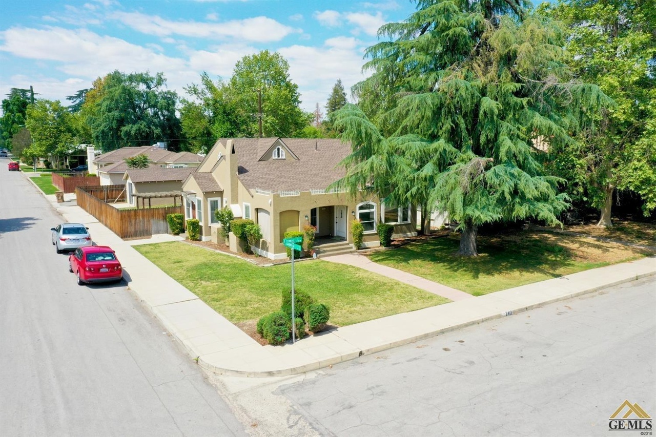 240 Flower St, Bakersfield, CA 93305 | MLS# 21914011 | Redfin