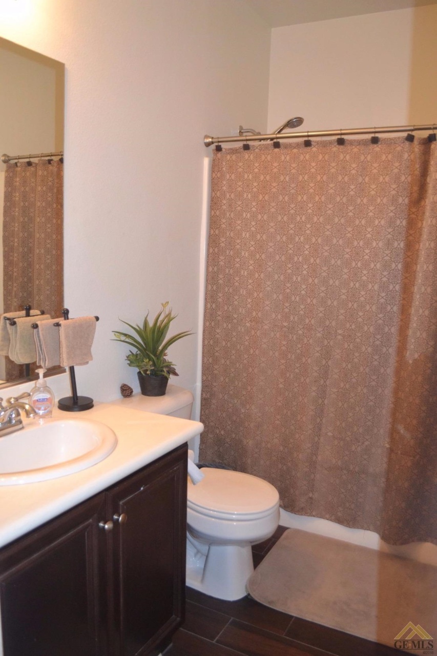 5601 Park Ridge Ct Bakersfield CA 93313 MLS# 21709776 Redfin 5601 Park Ridge Ct Bakersfield CA 93313 MLS# 21709776 Redfin