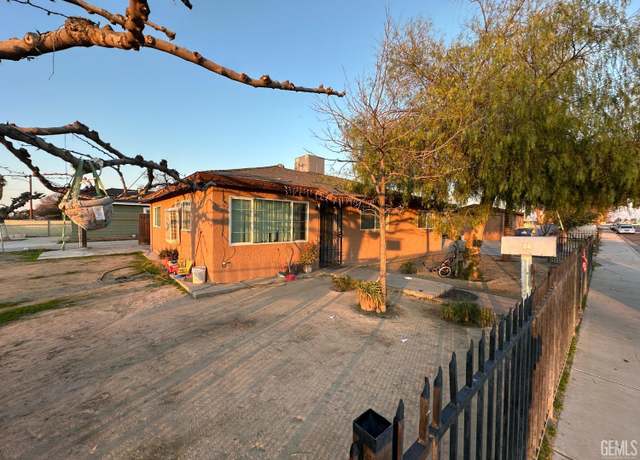 Property at 403 9th Ave, Delano, CA 93215, 3 beds, 2 baths