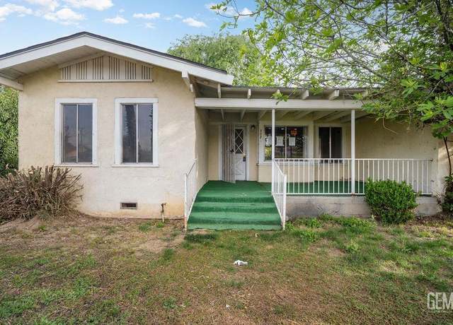 Property at 1022 Smith St, Bakersfield, CA 93307, 4 beds, 2.5 baths