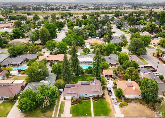 Property at 2527 Pine St, Bakersfield, CA 93301, 3 beds, 2 baths
