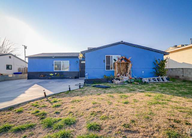 Property at 806 Chelsea St, Bakersfield, CA 93306, 3 beds, 1.75 baths