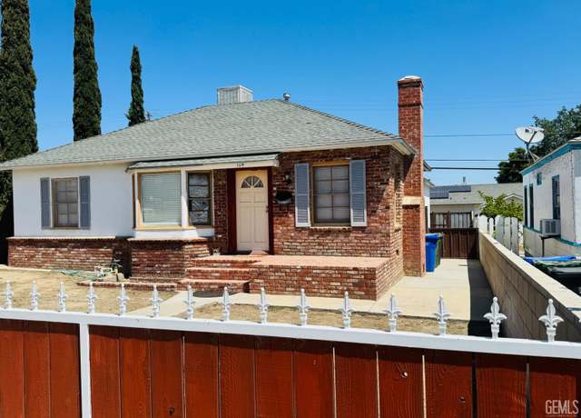 Property at 104 E Kern St, Taft, CA 93268, 3 beds, 1 bath