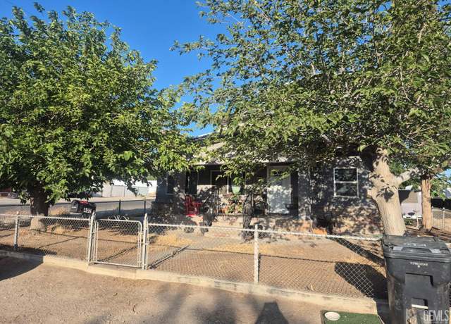 Property at 401 Van Buren St, Taft, CA 93268, 4 beds, 2 baths