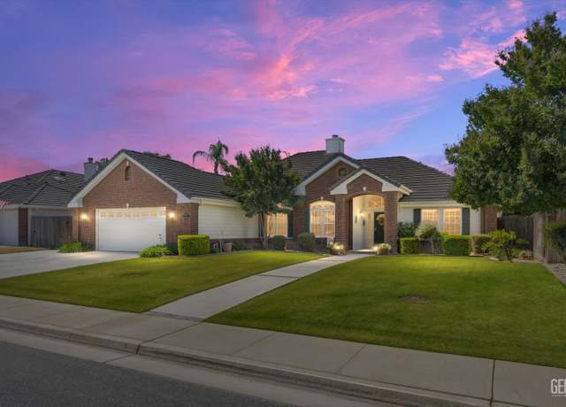 Property at 10515 Polo Glen Dr, Bakersfield, CA 93312, 4 beds, 2.5 baths