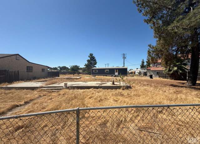 Property at 1216 10th Ave, Delano, CA 93215