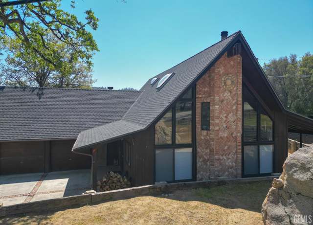 Property at 16 S Oak Knoll Ln, Wofford Heights, CA 93285, 2 beds, 2 baths