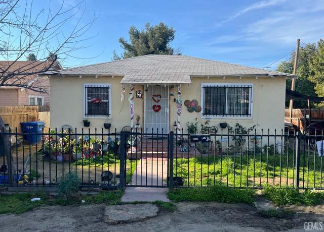 Property at 2007 Oregon St, Bakersfield, CA 93305, 2 beds, 1 bath
