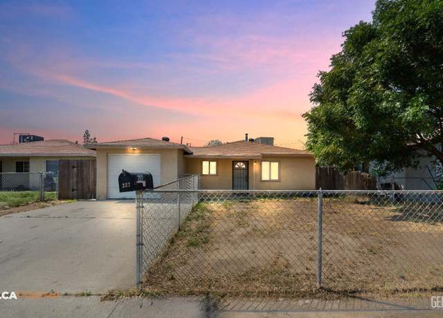 Property at 237 E Belle Ave, Bakersfield, CA 93308, 3 beds, 1 bath