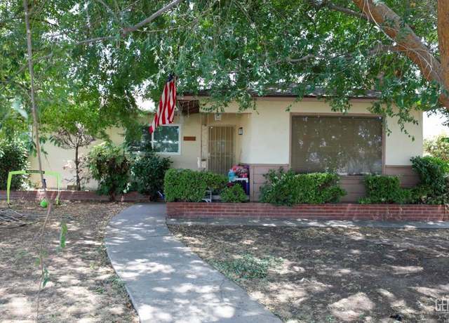 Property at 2812 Ashby St, Bakersfield, CA 93308, 3 beds, 2 baths