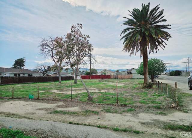 Property at 217 Pierce St, Taft, CA 93268