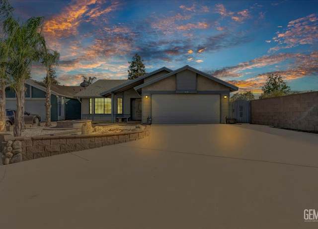 Property at 5141 W Chestnut, Visalia, CA 93277, 3 beds, 2 baths