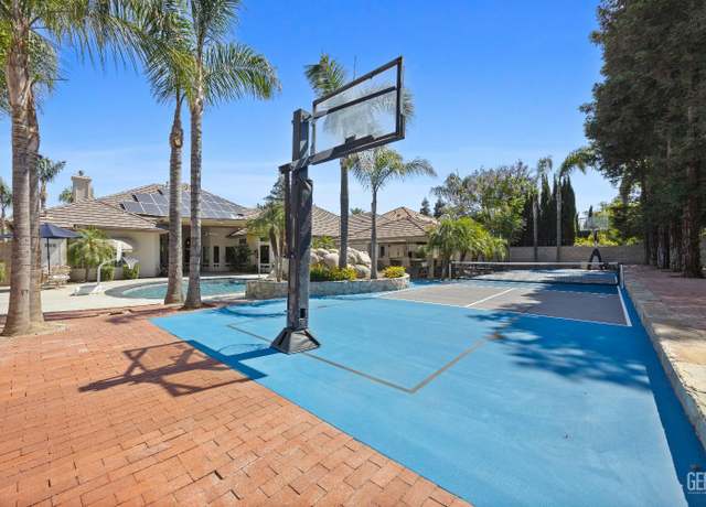 Property at 12703 Holland Park St, Bakersfield, CA 93312, 4 beds, 3 baths