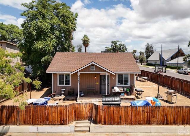 Property at 0 E 18th, Bakersfield, CA 93306, 2 beds, 2 baths