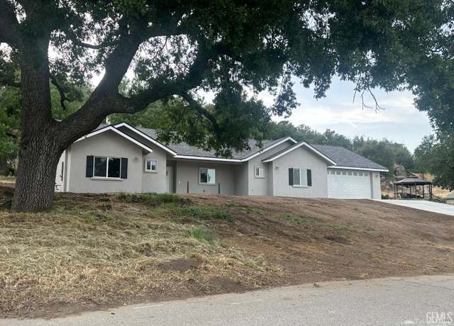 Property at 18671 Buckeye Pl, Tehachapi, CA 93561, 3 beds, 2.5 baths
