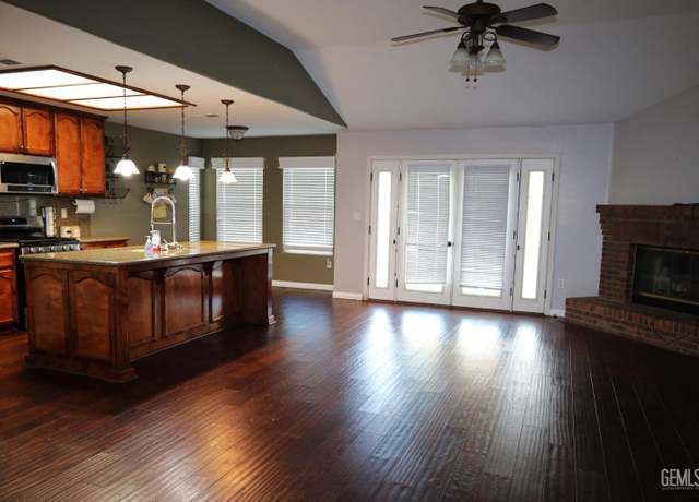 Property at 7306 Cafe Rouge Dr, Bakersfield, CA 93312, 4 beds, 2 baths