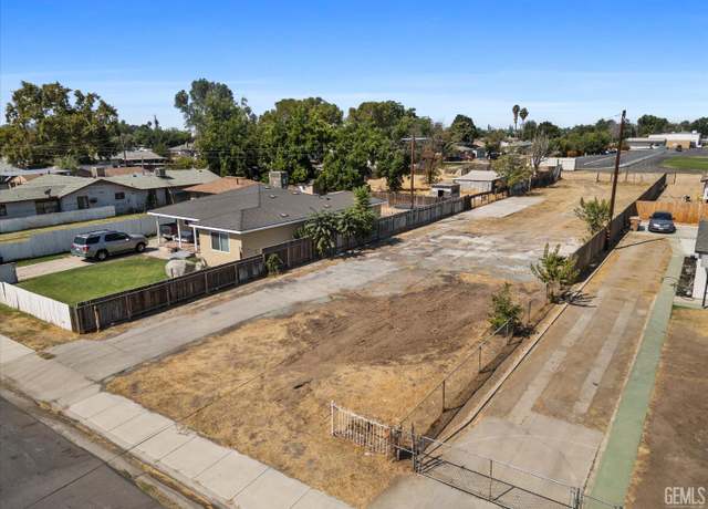 Property at 1009 Baldwin Rd, Bakersfield, CA 93304