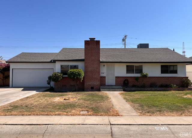 Property at 2419 W Harvard Ave, Visalia, CA 93277, 3 beds, 2 baths