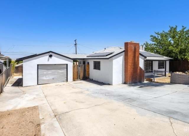 Property at 704 B St, Taft, CA 93268, 3 beds, 1.75 baths