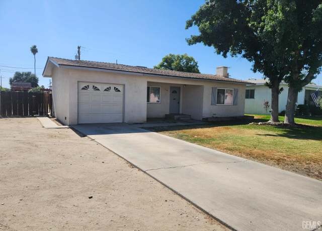 Property at 1119 Randolph St, Delano, CA 93215, 3 beds, 1.75 baths