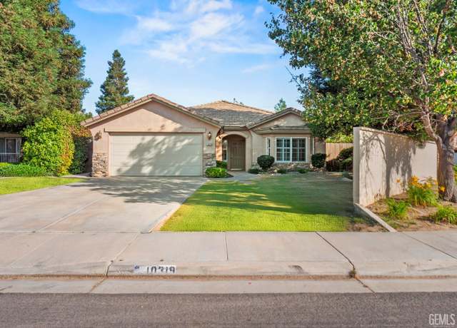 Property at 10319 Malaguena Ct, Bakersfield, CA 93312, 3 beds, 2 baths